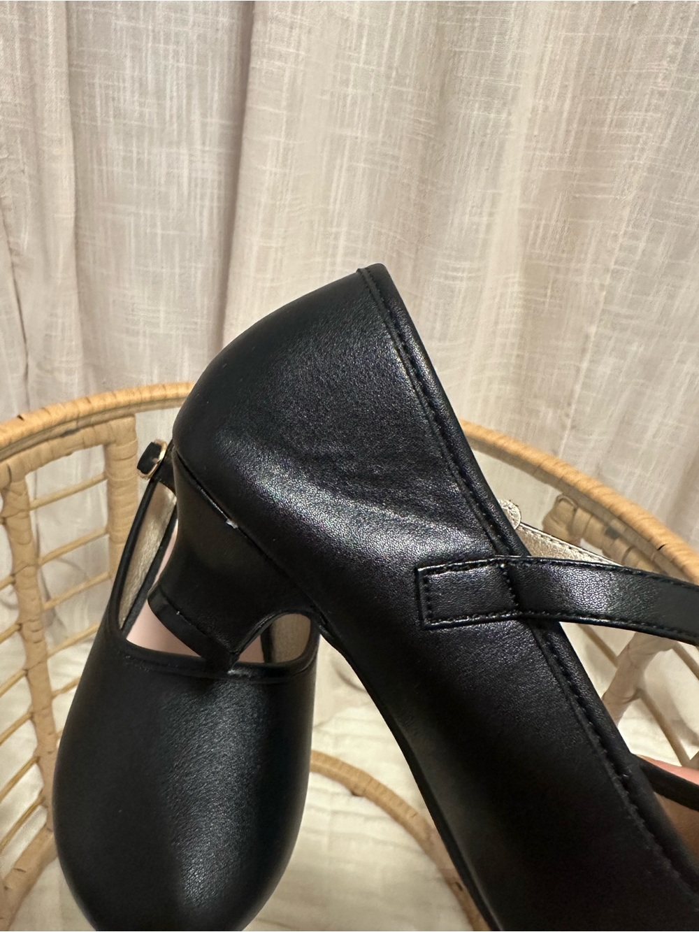 Dufannie Girls Dress Shoes Low Heels Princess Flats Mary Jane’s - Picture 2 of 5